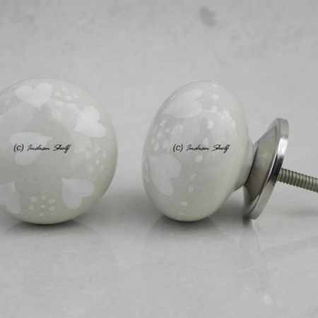 Cream Heart Flat Knob