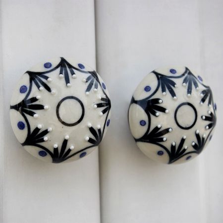 Black Floral Flat Knob
