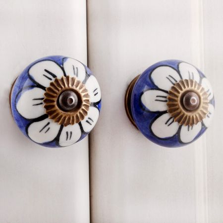 White Sunflower Knob