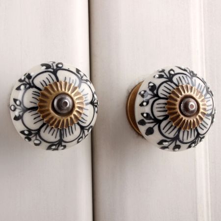 Zinnia Flower Cabinet Knob