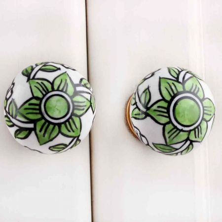 White Green Daffodil Flower Knob