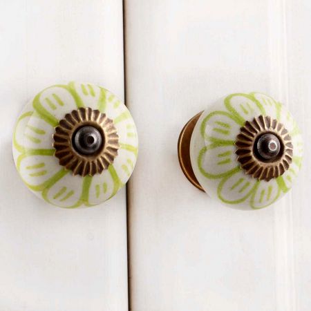 Lime Chrysanthemum Flower Knob