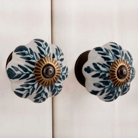 Dark Green Leaf Knob