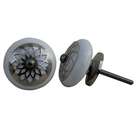 White Strewn Flat Knob-05