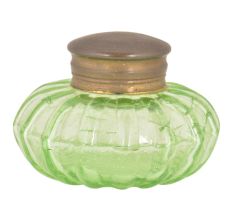 Vinatge Style Light Green Round Glass Ink Pot