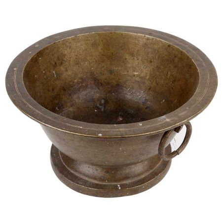Round Brass Flower Pot With A Single Ring