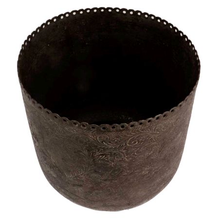 Carved Vines Design and scalloped Edge