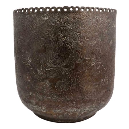 Carved Vines Design and scalloped Edge