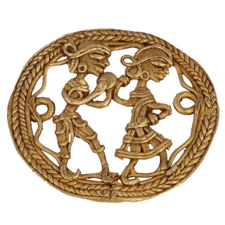 Charismatic Brass Decor Piece With The Romantic Couple