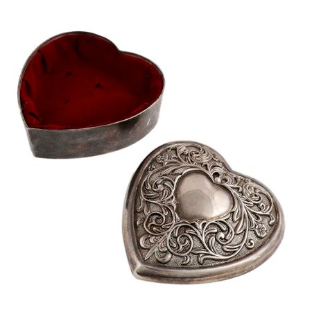 Vintage Heart Shape Box Big