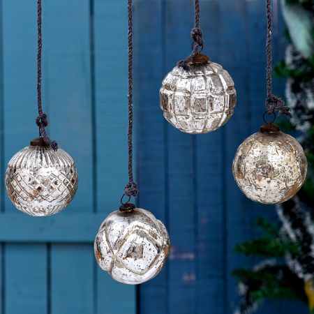 Silver Round Christmas Hanging In Set Of 4