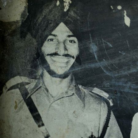 Old Photograph Of Pandit Jawaharlal Nehru with Flying Sikh Milkha Singh On Hardboard