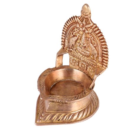 Brass kamatchi Vilaku Devi Oil Lamp