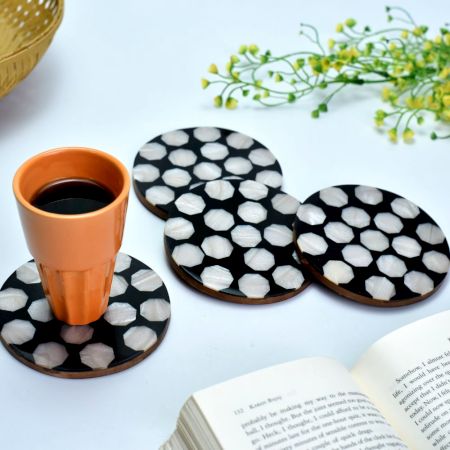 Round Resin and Wood Coasters Set of 4 In Honeycomb Pattern