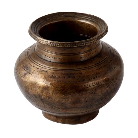 TraditionalÂ Brass PotÂ withÂ Engraving Dotted Pattern