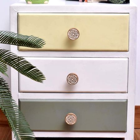 Handmade White and Brown Wooden Round Wardrobe Knobs