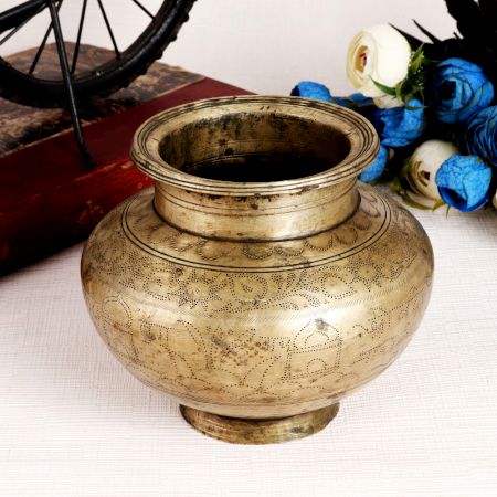 Lovely Engraved Water Pot for Decoration