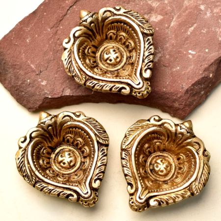 Pack of 3 Brass Heart Shaped Oil Lamp Diya