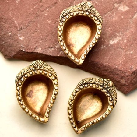 Pack of 3 Brass Mango Shaped Oil Lamp Gifting Diya