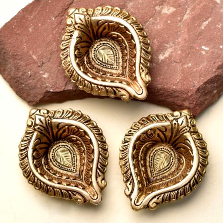 3 Pieces Brass Bud Shaped Oil Lamp For Mandir