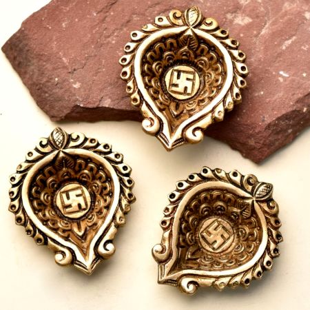 Pack of 3 Heart Shaped Swastika Diwali Oil Lamp