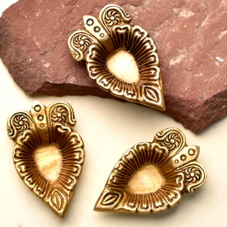 Pack of 3 Brass Leaf Oil Lamp with Intricate Design