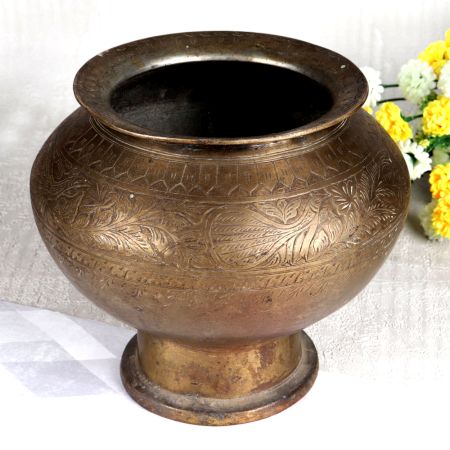 Adorable Engraved Flower Pot Made of Finest Brass