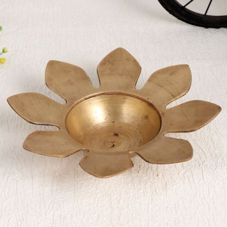 English Art Lotus Brass Pot for Candle Decoration