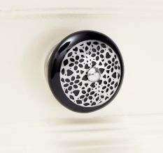 Black Strewn Flat Knob