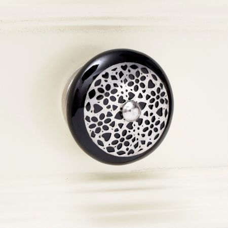 Black Strewn Flat Knob