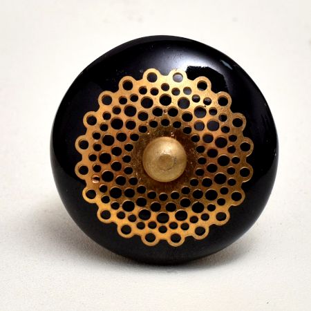 Black Strewn Flat Knob