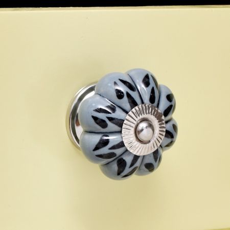 Black Shamrock Knob