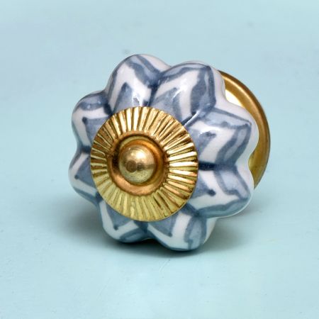 Grey Dahlia Medium Knob