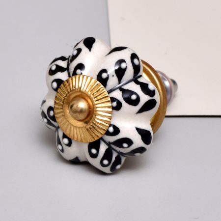 Black Leaf Ceramic Melon Knob