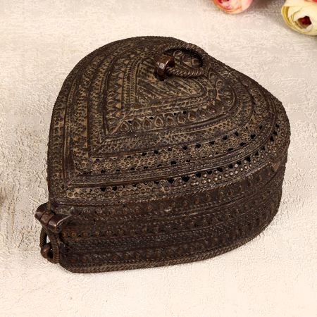 Heart-Shaped Finest Brass Jewelry Box for Decoration