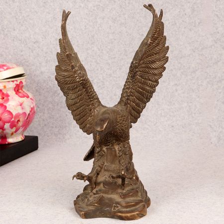 Handcrafted Finest Brass Statue of Eagle in Attacking Position