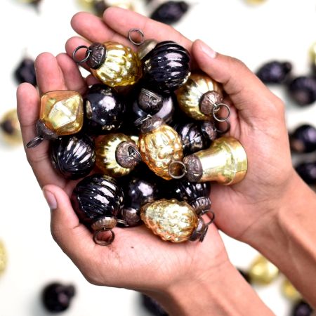 25 Pieces Black and Golden Glass Ornaments For Tree Decoration