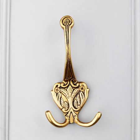 Simple Brass Engraved Floral Tri Hook Home Decoration Hook