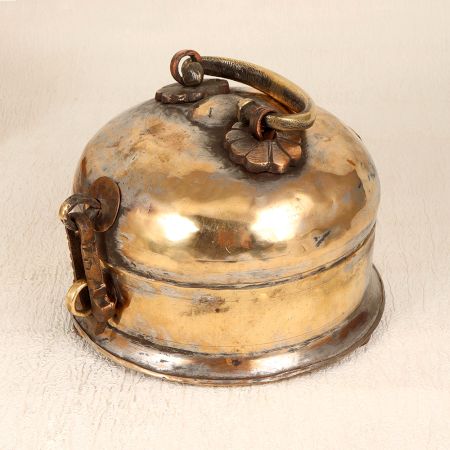 Handmade Round High-Quality Brass Jewelry Box for Decor