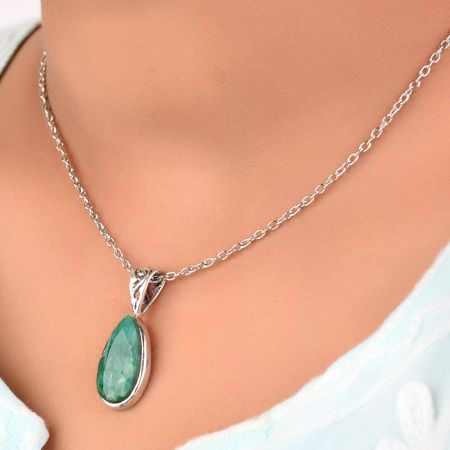 92.5 Sterling Silver Pendent Green Malachite With Traditional Border Design