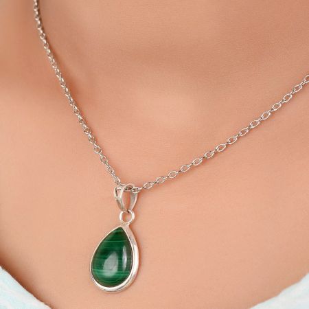 92.5 Sterling Silver Pendant Studded With Bezel Set Green Malachite Tear Drop Shape