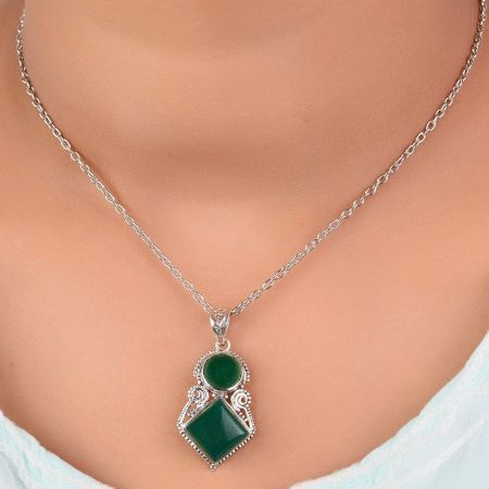 92.5 Sterling Silver Green Onyx  Pendant In Square And Round Shape