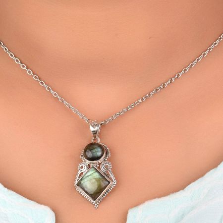 92.5 Sterling Silver Royal Labradorite Gemstone  Pendant