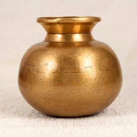 Engraved Finest Brass Pot in Brown Finish for Decoration