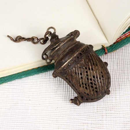 Handcrafted Vintage Finest Brass Mango Shape Box in Jali Work