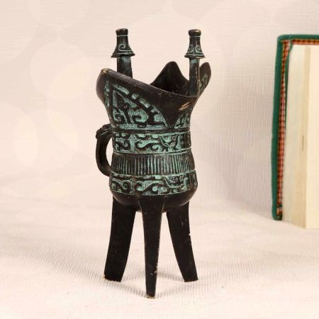 Vintage Finish Brass Flower Pot in Chinese Art for Decor