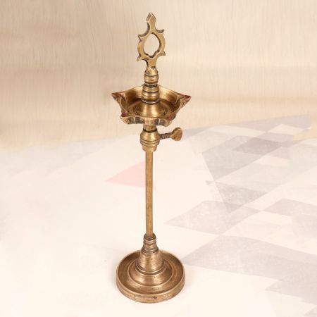 High-Quality Handmade Brass Oil Lamp for Vintage Collection
