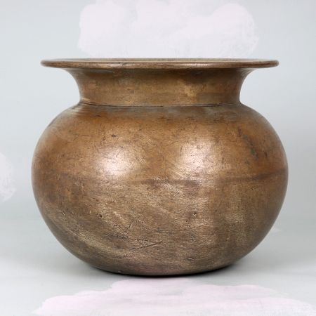 Vintage Handcrafted Brass Cooking Pot in Plain Brown Finish