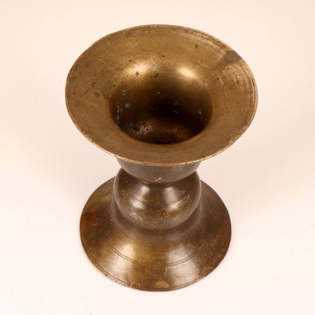 Plain Brown Finish Handmade Flower Pot Made of Finest Brass