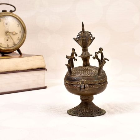 High-Quality Brass Sindoor Box with Lid in Vintage Finish